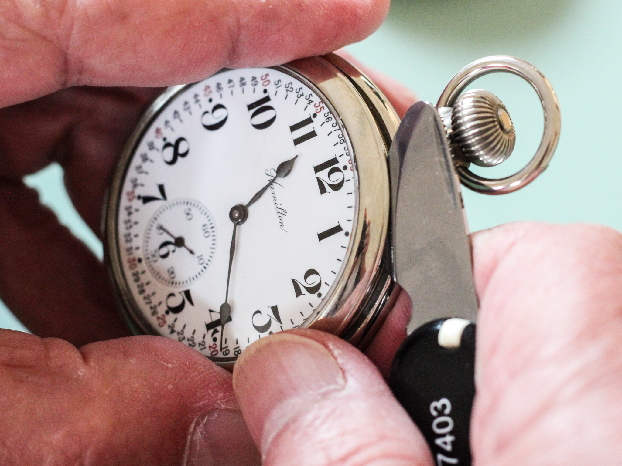 Removing a snap bezel